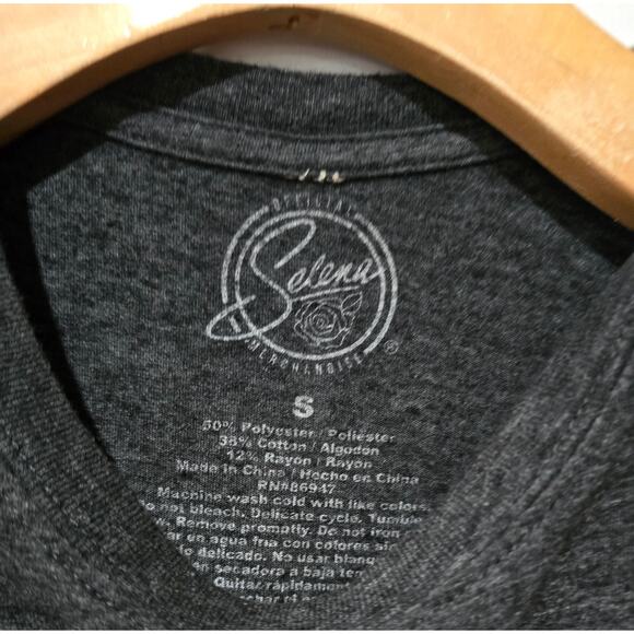 Selena Quintanilla Official Gray Graphic T-Shirt Small Short Sleeve Tee - Picture 5 of 7